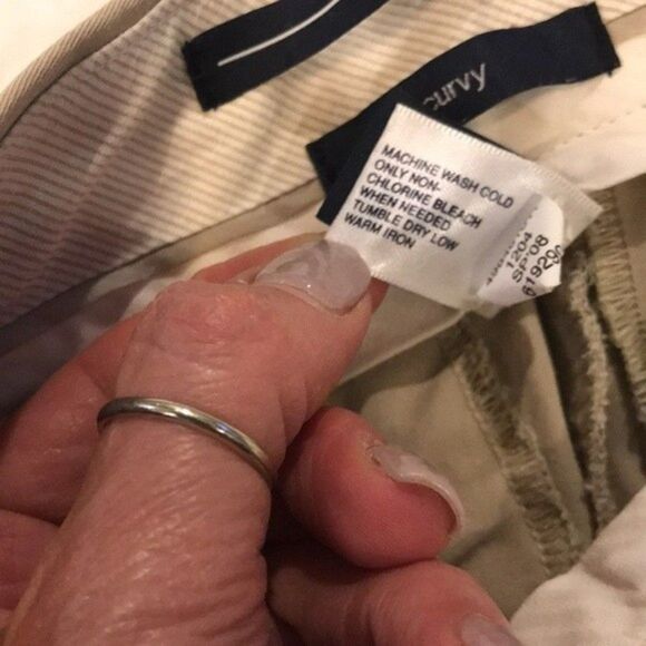 Gap Curvy Gapstretch Khaki Tan Capris Size 2 Excellent Condition Closet Classic! - Picture 9 of 13